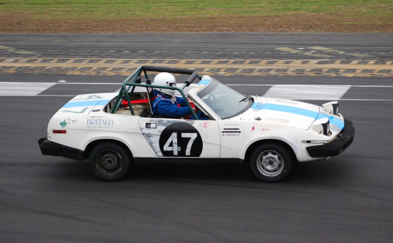 Illustration for article titled 24 Hours Of LeMons Arse Freeze-A-Palooza Über Gallery: British Steel